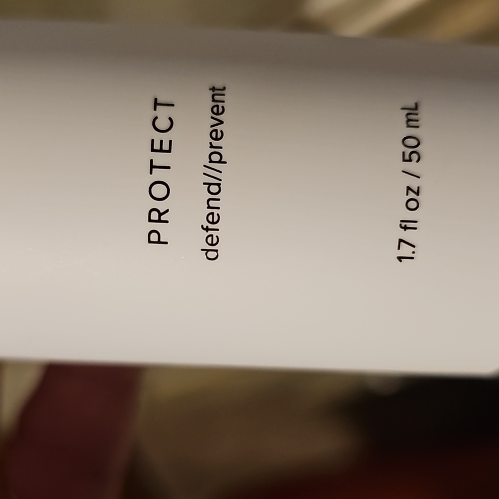 COPY - Universal Tinted moisturizer  and Broad Spectrum SPF45 PROTECT defend/pr… - Picture 4 of 5